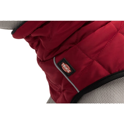 Trixie Hundejacke Minot rot – Nahaufnahme Material und Nähte
