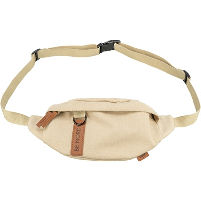 Trixie Be Nordic Hüfttasche Sling Bag Sand Detailansicht – freihändige Hundetasche seitlich